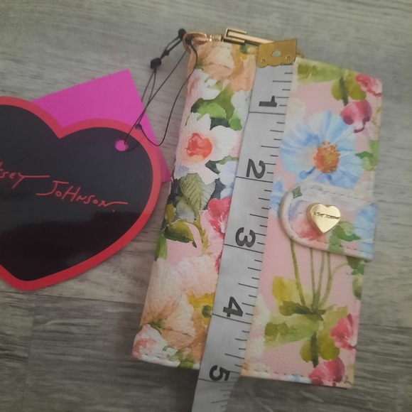 Betsey Johnson Keychain Wallet - Picture 3 of 7